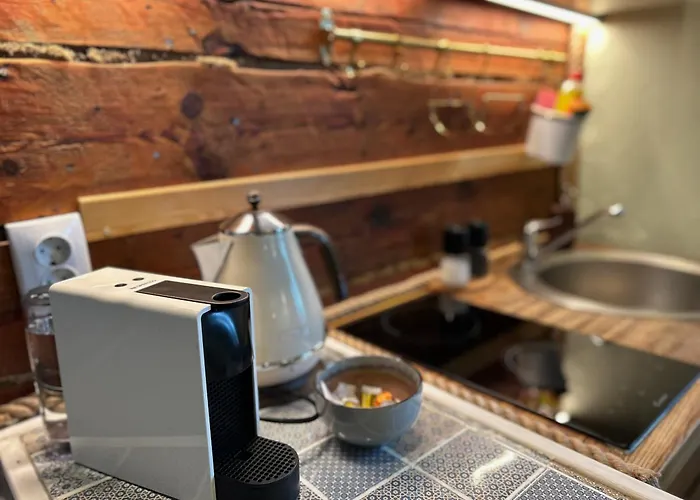 Garden Next To Telliskivi & Old Town טאלין